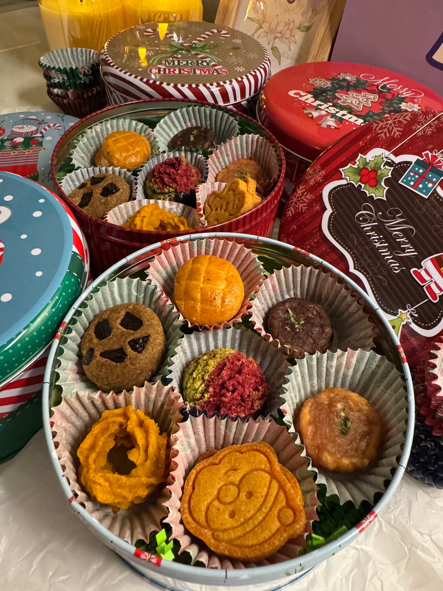 [LIMITED EDITION] HOLLY JOLLY TIN COLLECTION