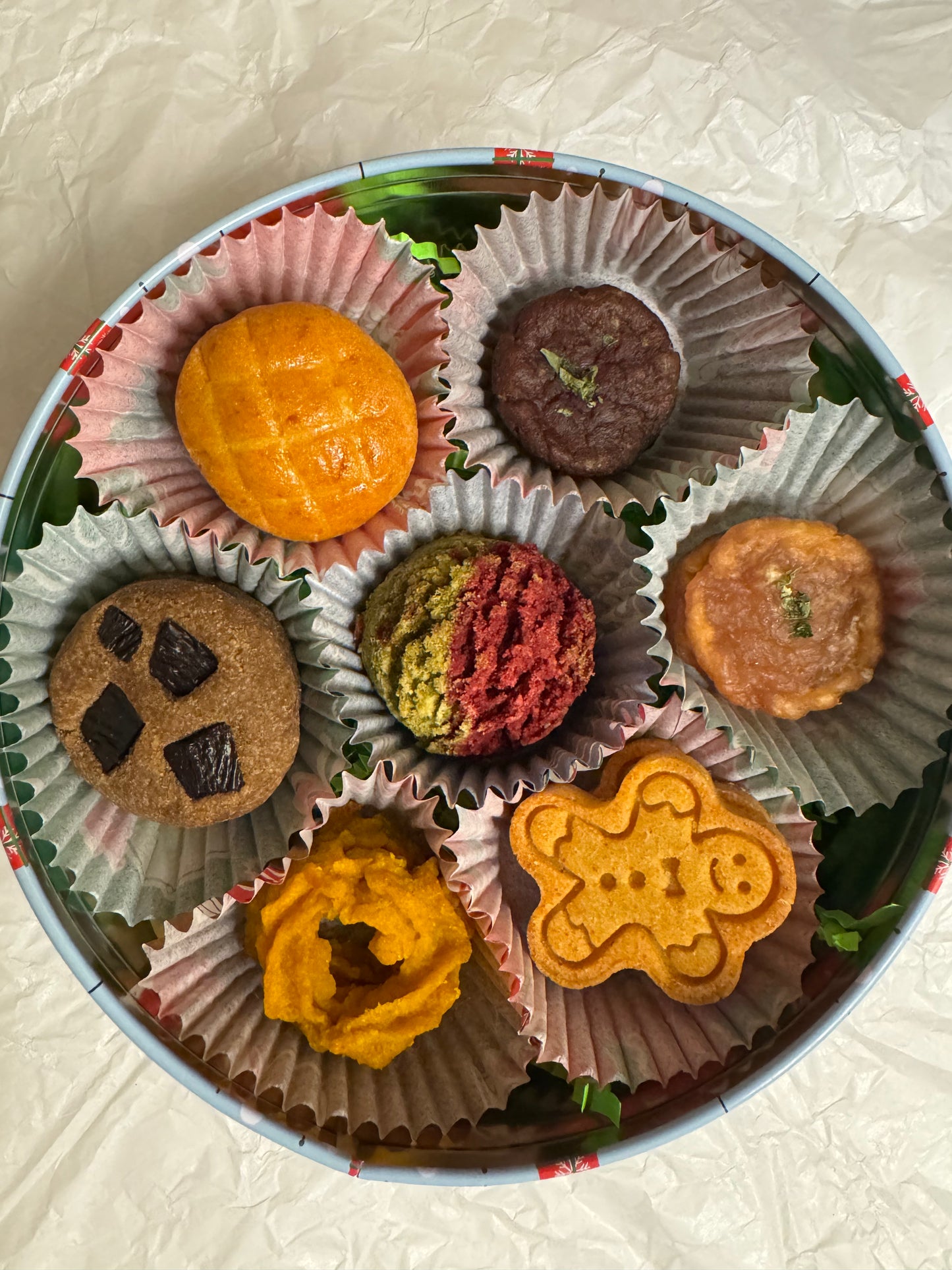 [LIMITED EDITION] HOLLY JOLLY TIN COLLECTION